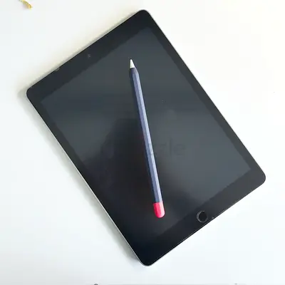 iPad 6th Gen (32GB) + Apple Pencil | Excellent Condition