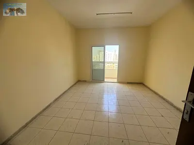 شقة غرفة وصالة للإيجار السنوي في الراشدية 3 بعجمان، موقع مميز قريب من مطحنة هاشم وجميع الخدمات اليومية، بتصميم عملي وإضاءة وتهوية ممتازة. البناية هادئ