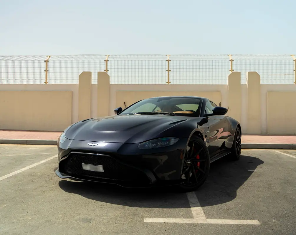 Aston Martin Vantage 2020 — photo 1 of 13