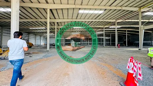 **🏭 Ready to move 47603 sqft Warehouse For Rent in Emirates Modern Industrial Area, Umm