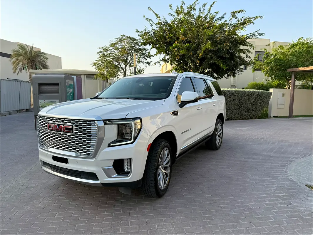 GMC Yukon 2021 — photo 1 of 15