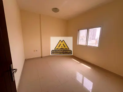 للايجار غرفه وصاله حمام وبلكونه تكييف مركزي مساحات واسعه و موقع مميز خلف السفير و مقابل الشارقه في النعيميه 3