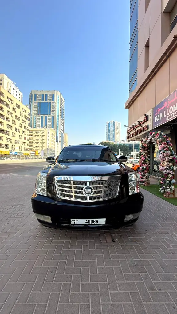 Cadillac Escalade 2007 — photo 1 of 7