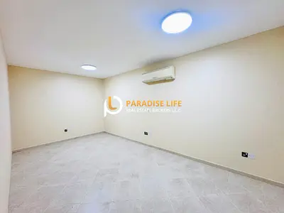 4 Bedrooms All En Suites Maids Room Huge Livimg And Diining Area Close Kitchen Backyard Parking