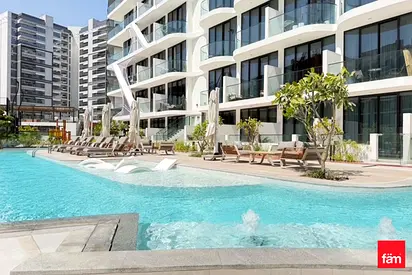 POOL VIEW | VACANT | OXFORD GARDENS