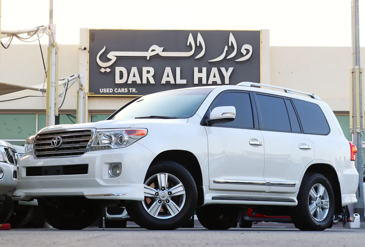 Toyota Land Cruiser 2014 — photo 1 of 20