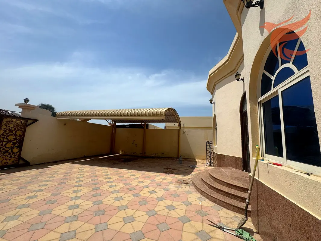 Family Villa 3 Bedrooms and Living Hall in Quiet Al Riffa