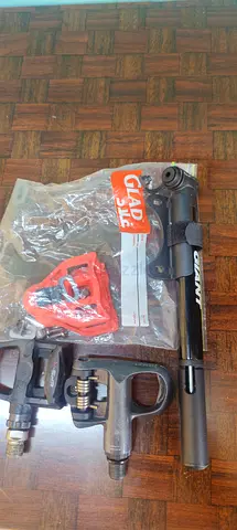 Pedal + Clips + Mini air pump