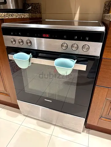 Siemens Stainless Steel Electric Cooker with Oven - Good Condition