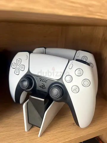 PS5 controllers