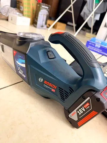 Bosch Vacuum Cleaner and Battery Pack
