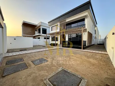 A villa designed like a palace, with a spacious area, close to all amenities and just steps from sc