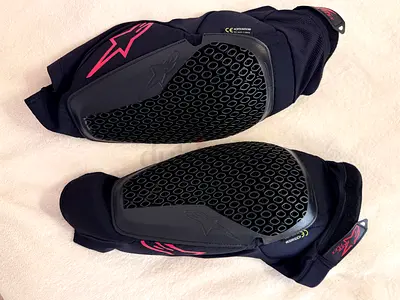 Alpinestars Knee Guards - Protective Pads, Excellent Condition