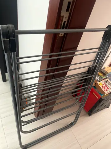 Clothes drying rack