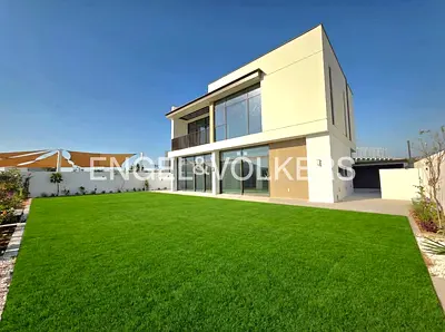 Fully Landscaped | Ready To Move | Corner Unit