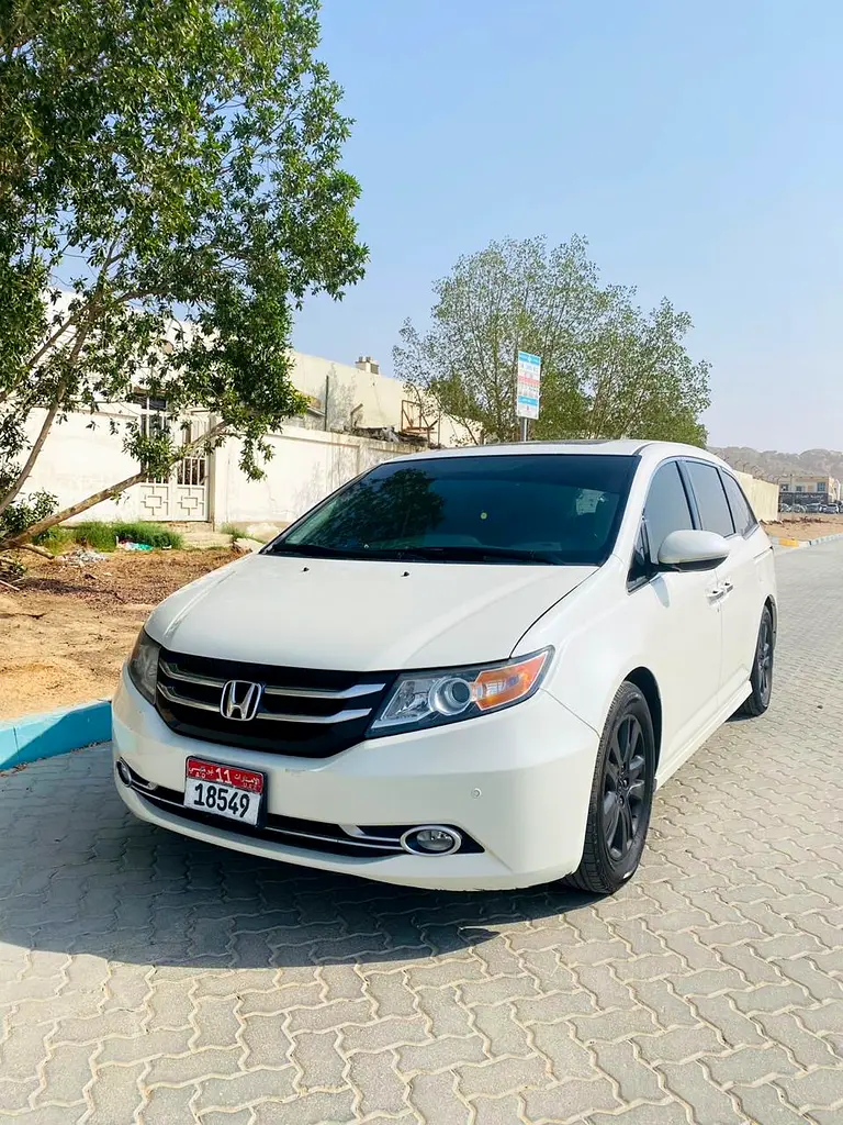 Honda Odyssey 2015 — photo 1 of 6