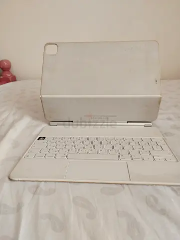 Keyboard case magnetic from apple orginial with few problems for ipad pro 12.9 inch (negotiable