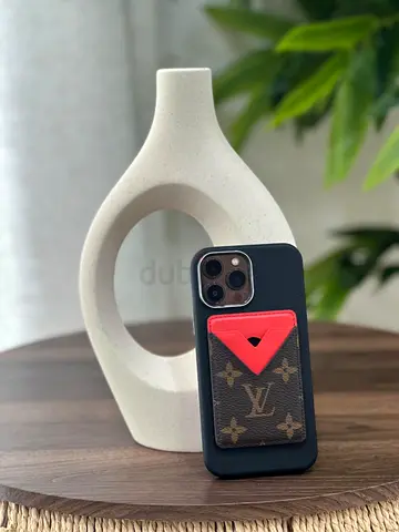 Louis Vuitton magnet card holder