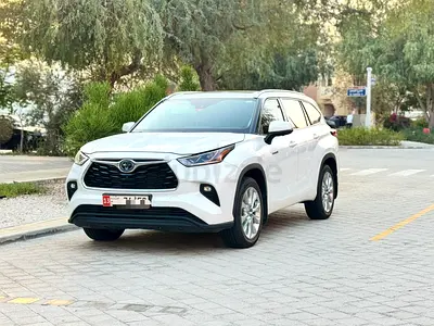 GCC,lady driving, Free Accident ,AlFuttaim Warranty