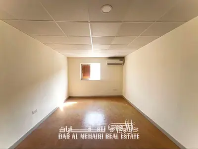 Karama 5 Luxury: Modern 1BR in the heart of Dubai. Close to all amenities & prime location.