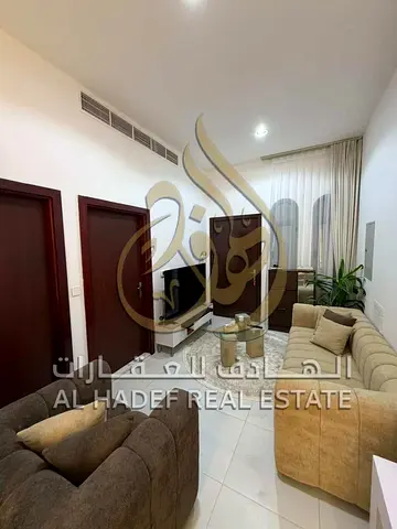تاون هاوس مفروش غرفتين وصالة للإيجار في الزاهية عجمان – مساحة خارجية – جاهز للسكن