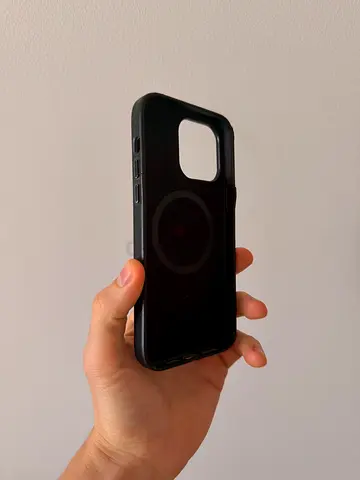 Black MagSafe-compatible iPhone Protective Case (used) Iphone 14 pro max