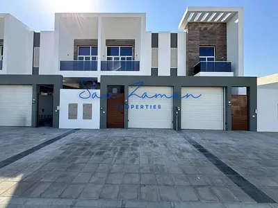 BRAND NEW TOWNHOUSE VILLAS MODERN 3BR+STUDY+MAIDS