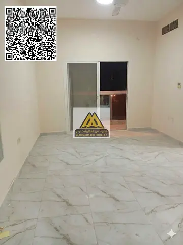بلكونة باطلالة مفتوحة | 2 حمام بالشقة | موقع مميز بالقرب من جميع الخدمات | سهولة الخروج لدبي لقربها من شارع الشيخ محمد بن زايد