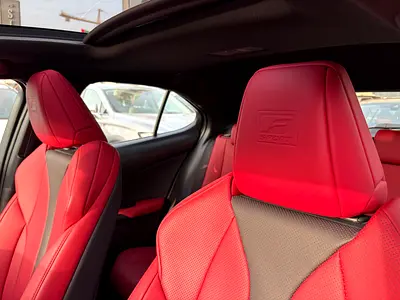 صورة 13 لـ 2024 Lexus UX-SERIES