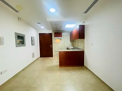 studio with parking near to metro