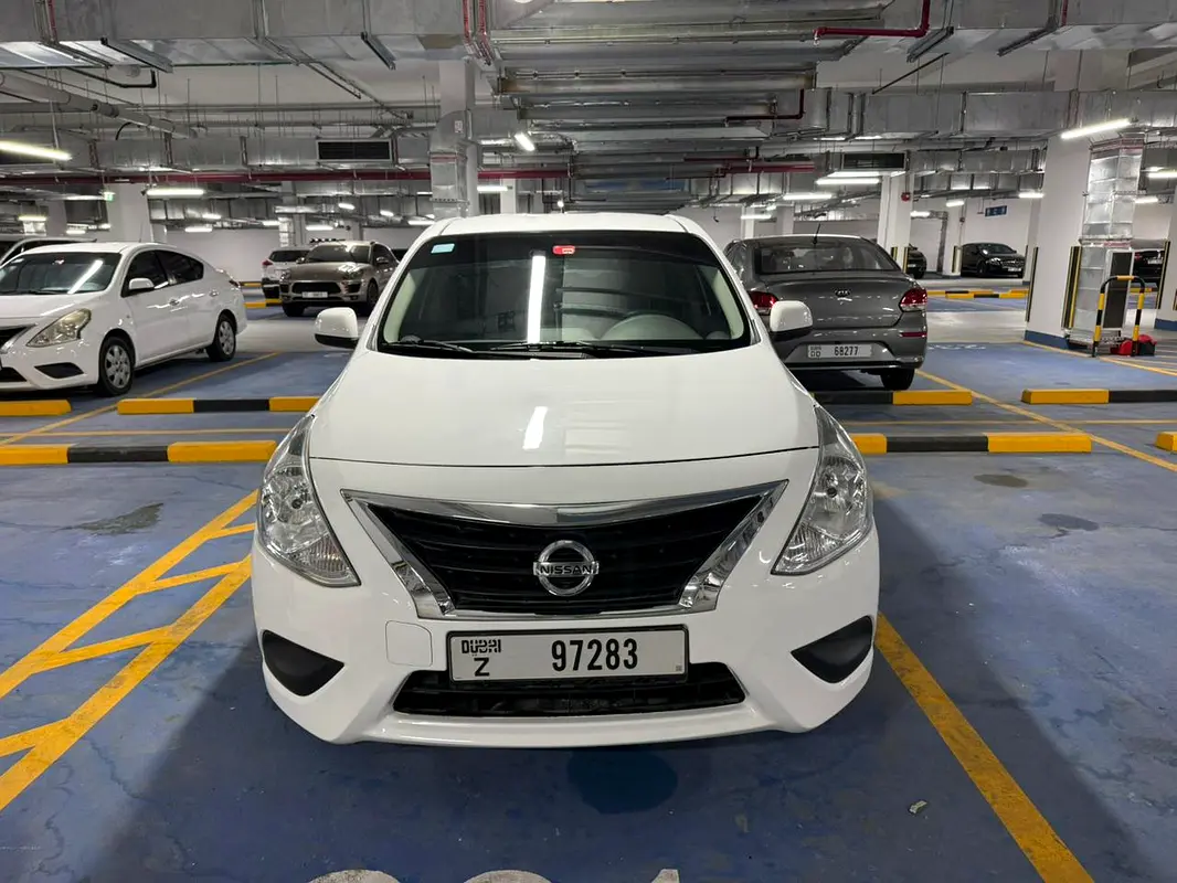 Nissan Sunny 2022 — photo 1 of 10