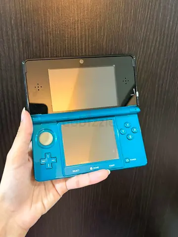 Nintendo 3DS handheld console - good condition, blue