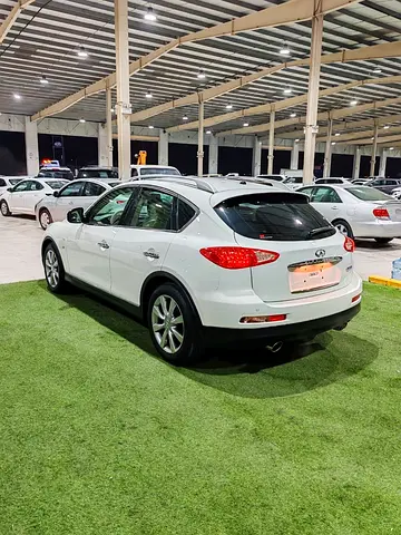 2015 Infiniti QX50 photo 5