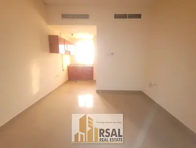 Lavish Studio/Close Kitchen/Family Building/Near Ambassador School