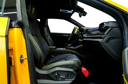 2025 Lamborghini URUS photo 7