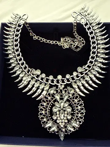 Brand new antique style crystal necklace - silver tone, ornate design
