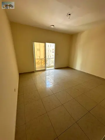 Well-maintained 2-bedroom apartment in a prime and vibrant location.