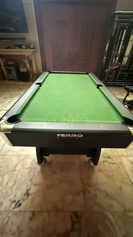 Ferro 7ft Pool / Billiards Table in Good Working Condition