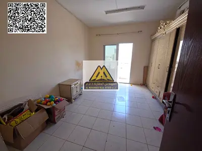 شقة غرفة وصالة للإيجار السنوي في الجرف 2 عجمان، تتميز بمساحة كبيرة وإطلالة مفتوحة مع تصميم مريح، في موقع حيوي قريب من جميع الخدمات وسهل الوصول.
