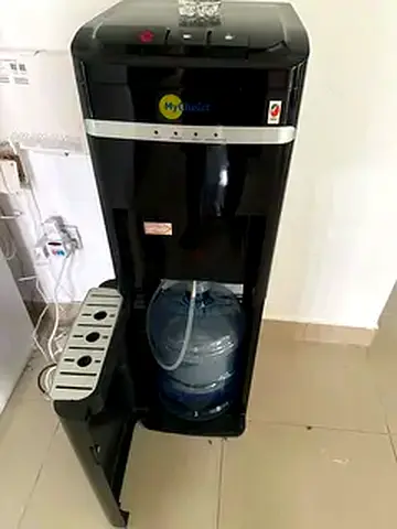 Midea Water Cooler / Dispenser with 19L Bottle - Good Working Condition
