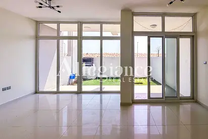 Single Row | Type RR-M | 3BR | Prime Location