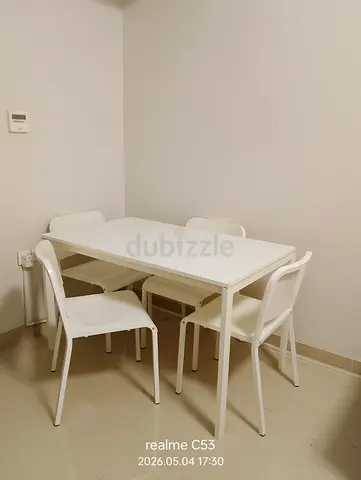 Dining Table with 4 chairs