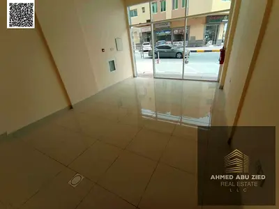 Small commercial shop suitable for all business activities, ideal for offices and small projects, 300 sq ft, full maintenance by landlord, best price