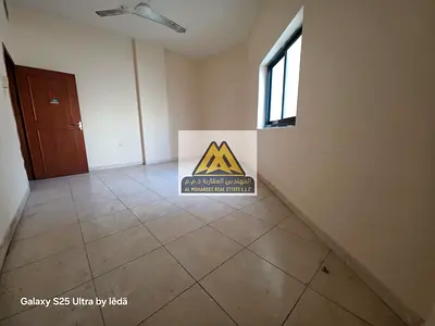 🏢 للإيجار | غرفتين وصالة – النخيل (سوق الذهب) 📍 موقع حيوي جدًا – بلكونة على الشارع