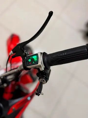 Red electric scooter / e-bike - working throttle and display