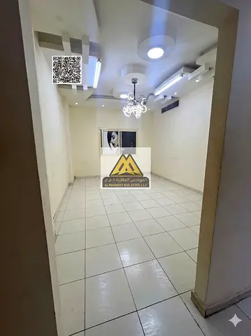 فرصة مميزة للسكن في شقة بمساحة كبيرة جدًا في موقع حيوي على شارع الملك فيصل بالنعيمية 2، قريب من جميع الخدمات، ومناسب للعائلات الباحثة عن الراحة