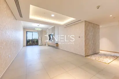 Spacious 3BR+Storage | Closed Kitchen | Vacant