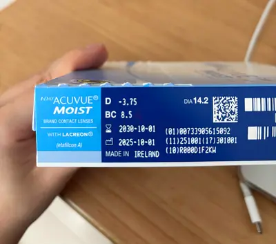 Acuvue Moist 1 day Contact Lenses (Brand New) - D: -3.75, BC: 8.5, DIA: 14.2