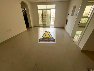 شقة فاخرة أول ساكن – 2 غرفه وصالة بالمويهات مع تكييف مركزي