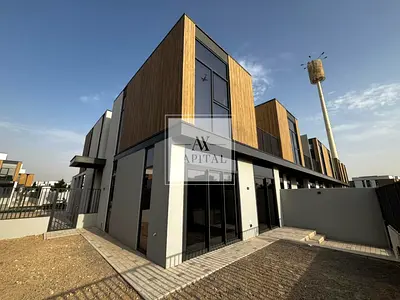 Corner Unit | G + 1 | Ready To Move | Single Row